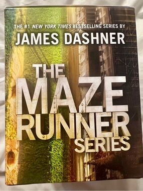 NEW The Maze Runner Series by James Dashner - Green/Brown Hardcover Box Set